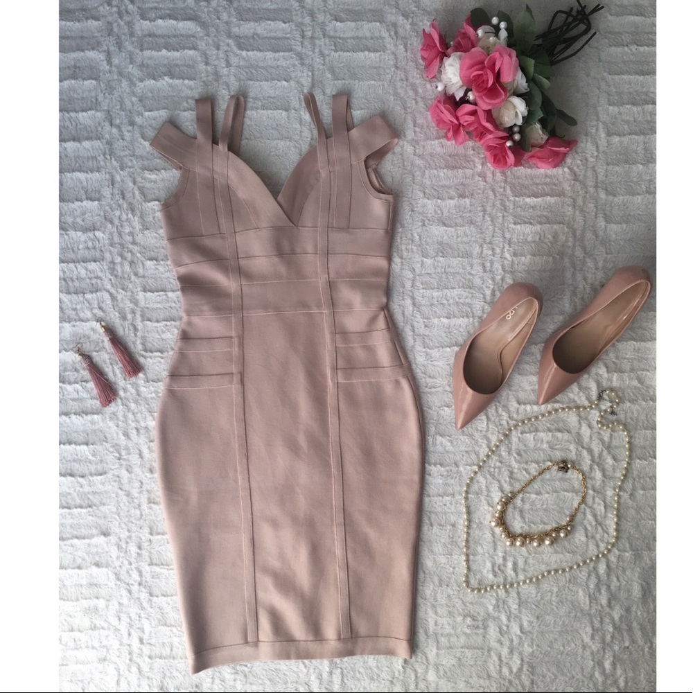 🎀New Light-Pink Bandage Dress🎀